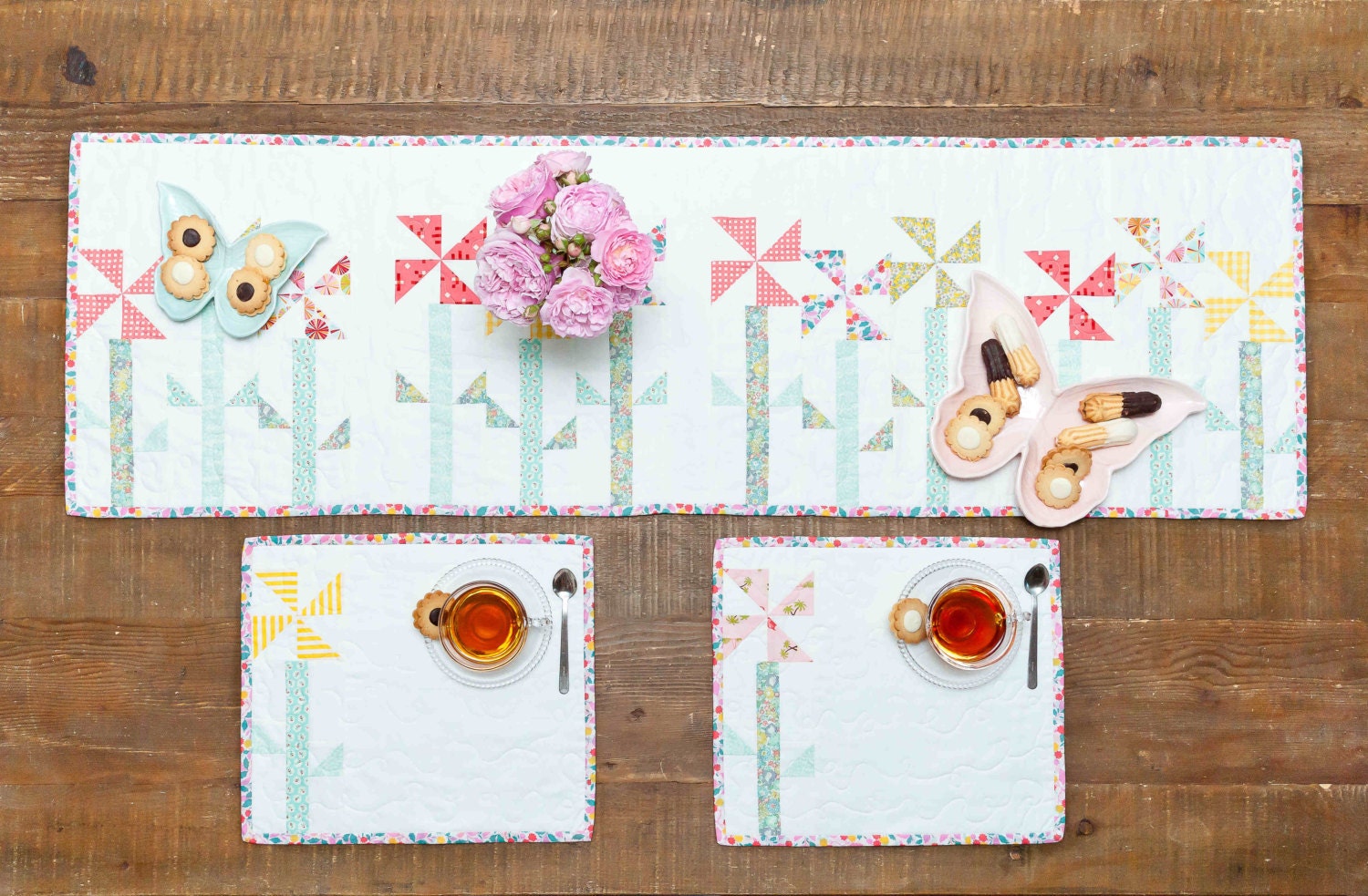 Pinwheel Posies - Table Runner and Place Mats Pattern