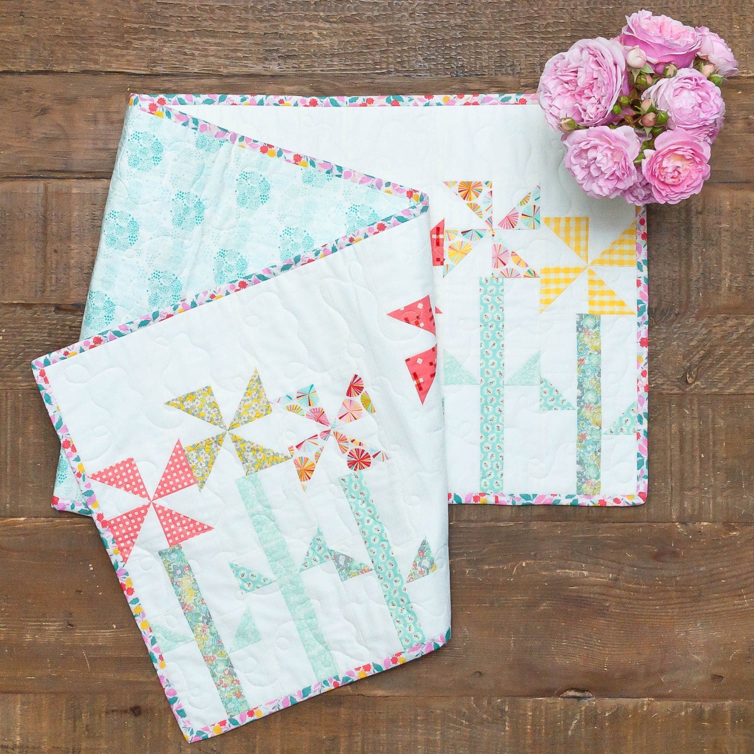 Pinwheel Posies - Table Runner and Place Mats Pattern
