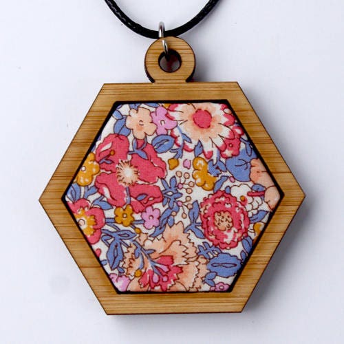 Hexie 1 1/2" Bamboo Stitchery Frames Kit