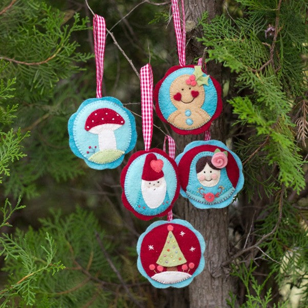 Sugarplum Medallions Pattern