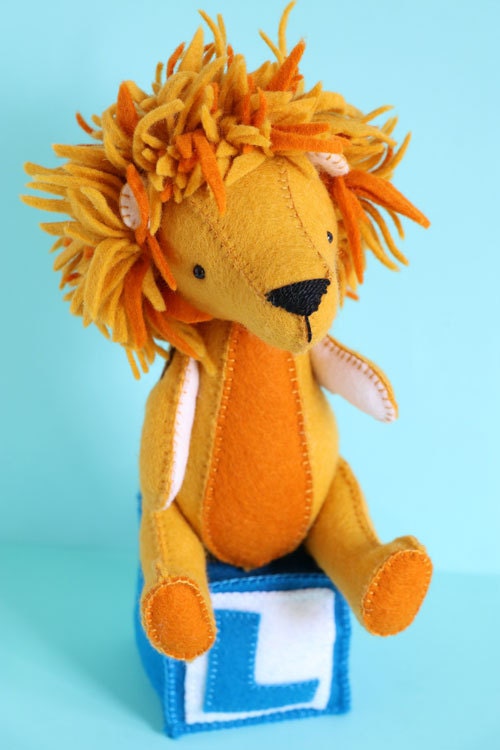 L is for Lion Pattern