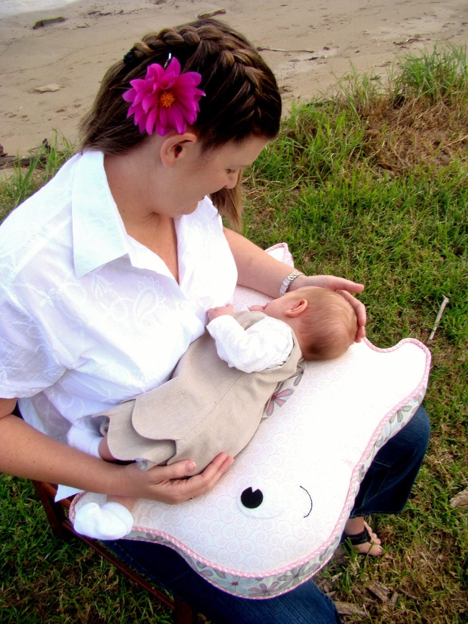 Snuggle Mummy - Baby Feeding Pillow Pattern