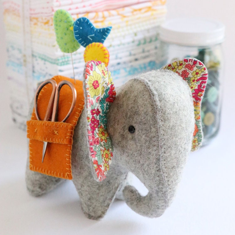 Elephant Caddy Jumbo Creative Card