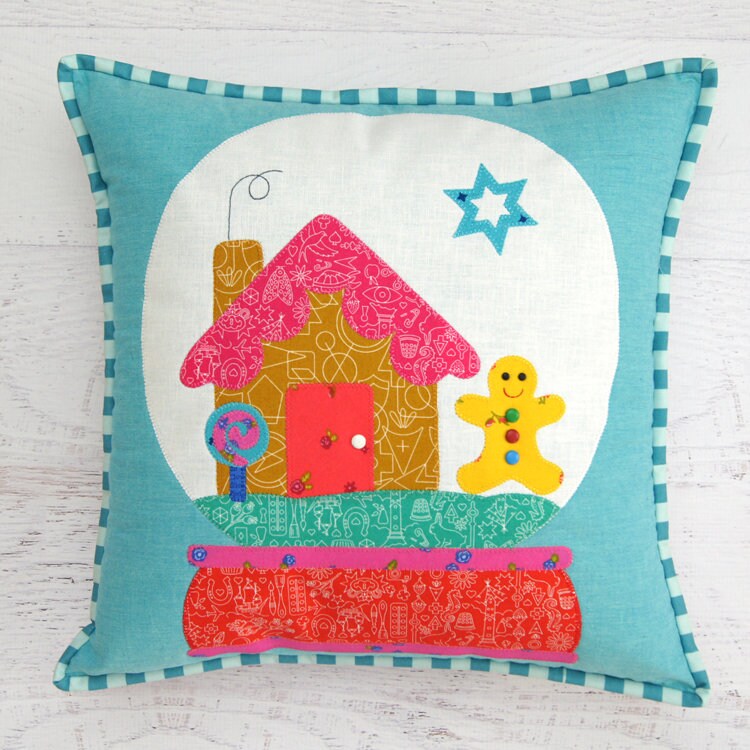 Snowglobe and Snowflakes Pillow Set Pattern