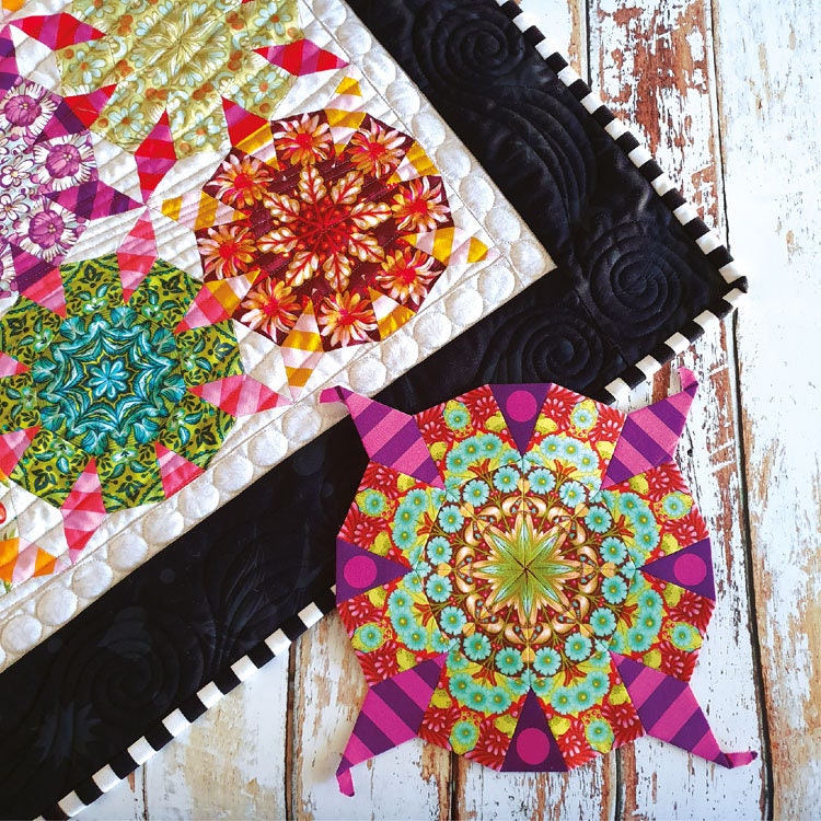 Grand Paddle Wheel Quilt Kit with Pattern and Templates or Full Kit with Pattern, Templates and EPP Papers