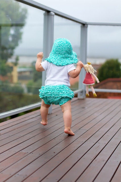 Summer Carnival Baby Hat and Bloomers Pattern