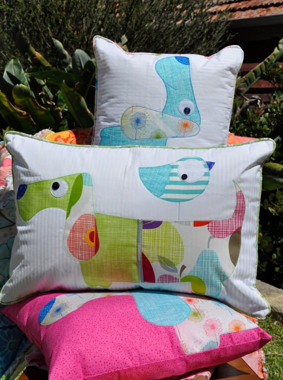 Slinky and the Bird Applique Cushion Pattern