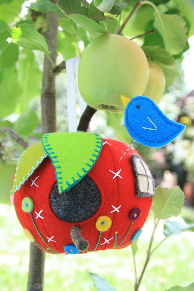 Apple House Creative Card