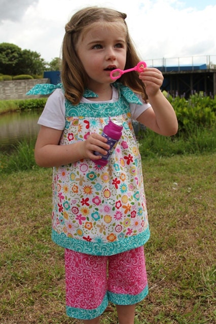 Lily - Reversible Tunic and 3/4 Pants Pattern